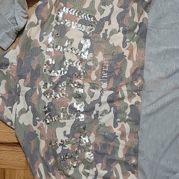 Simply Southern lightweight 1/4 zip. - Picture 3 of 5